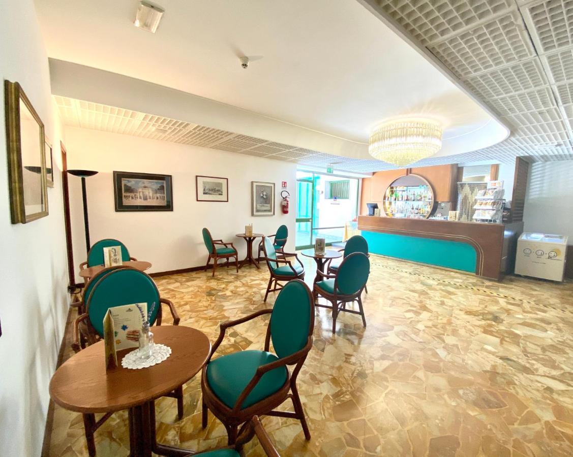 Hotel Florida Lido di Jesolo Exterior photo