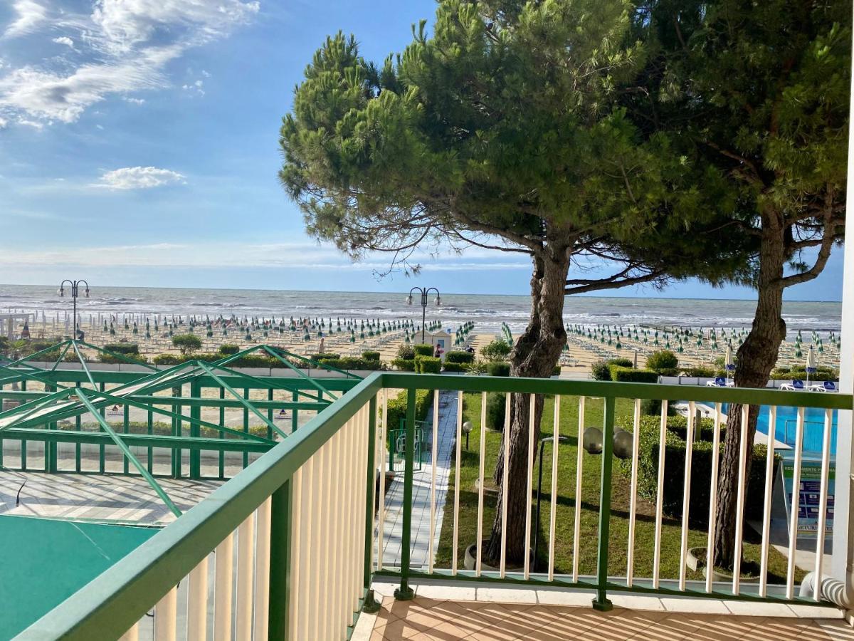 Hotel Florida Lido di Jesolo Exterior photo