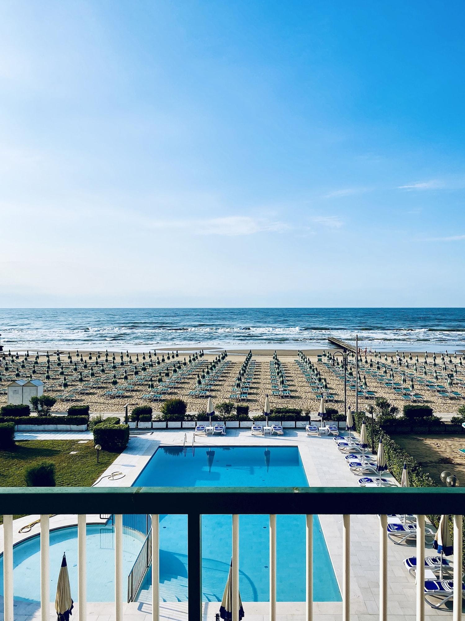 Hotel Florida Lido di Jesolo Exterior photo