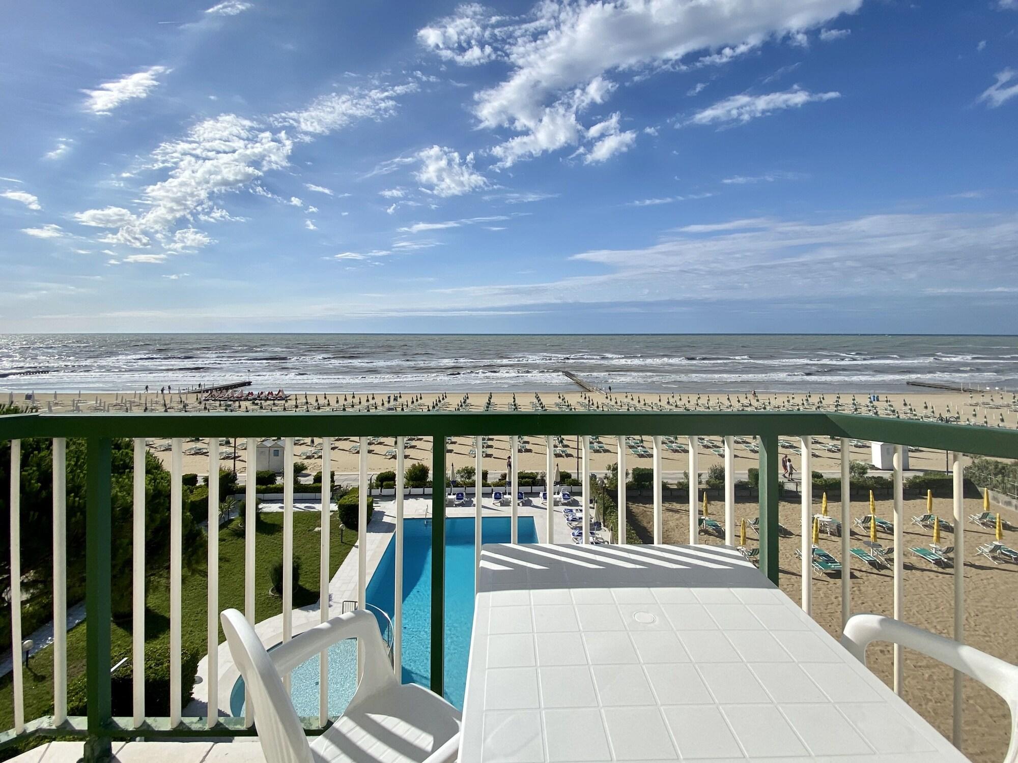 Hotel Florida Lido di Jesolo Exterior photo